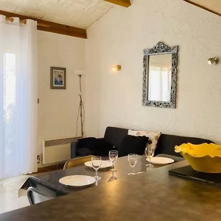 T3 Avec Terrasse & Clim, 6 Couchages, A 1.3 Km De La - Fr-1-63-309